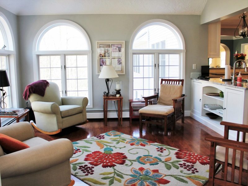 Sunroom before decorating with color update