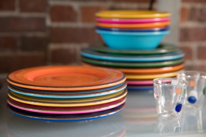 colorful plates at Giardini di Sole