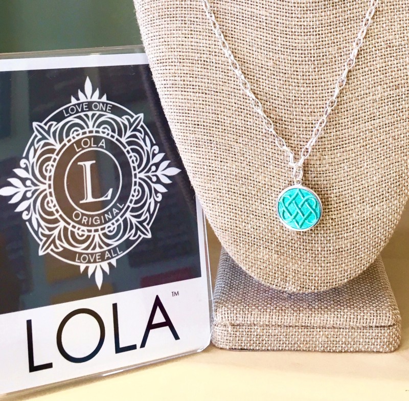 Blog giveaway Lola Celtic knot necklace
